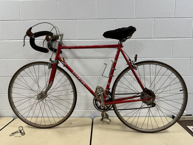 Schwinn Le Tour bike - Legacy Auction Company