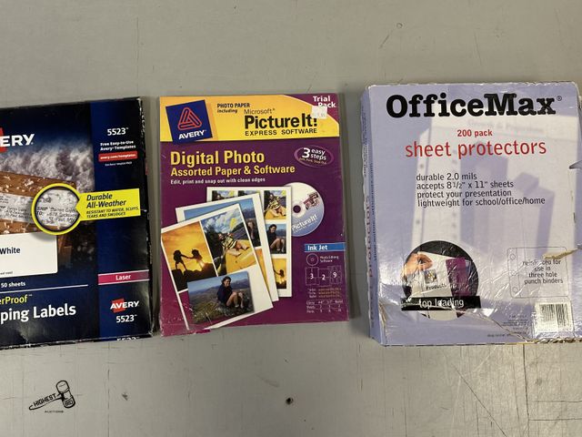 Lot 91-6381 - MISC OFFICE SUPPLIES - AVERY DIGITAL PHOTO ASSORTED PAPER AND SOFTWARE - AVERY WEATHERPROOF SHIPPING...
