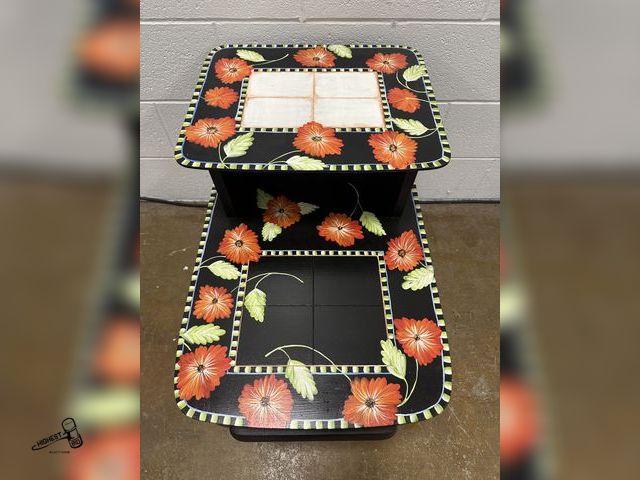 Lot 91-8199 - DISTINCTIVE FURNITURE BY STANLEY END TABLE WITH FRONT DRAWER 30" X 19" X 23" TALL