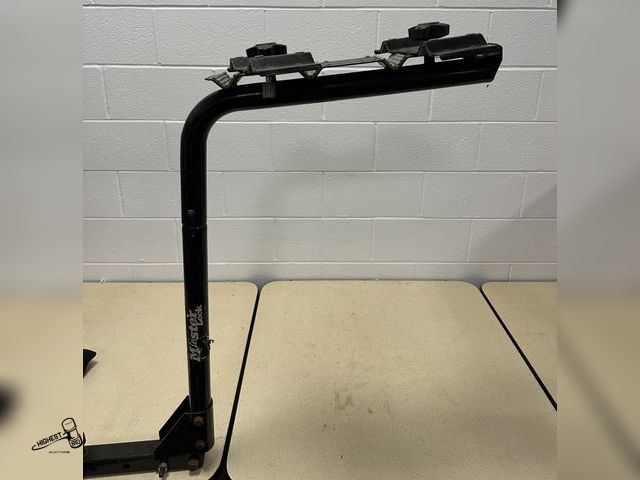 Lot 91-8248 - MASTER LOCK AUTOMOTIVE BIKE CARRIER HAUL UP TO 4 BIKES - FITS IN 2" REESE HITCH