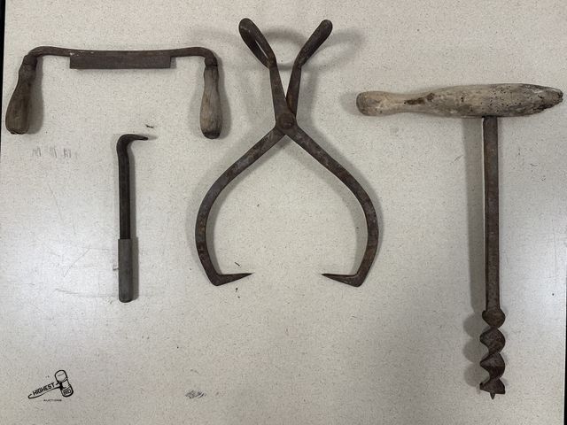 Lot 91-7114 - ANTIQUE GIFFORD WOOD CO ICE TONGS WITH NAIL CLAW AND A DRAWKNIFE WITH T-HANDLE AUGER