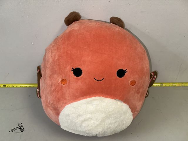 Lot 91-8701 - MIRREN 20" SQUISHMALLOWS - IS NEW NEEDS REPAIRED AT SEAM