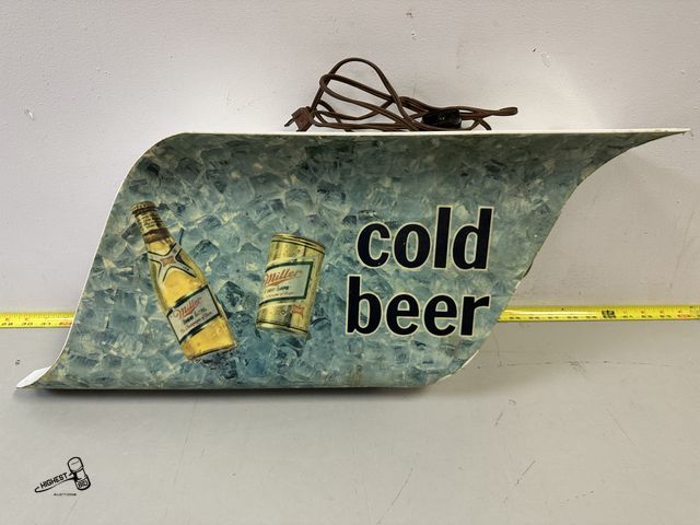 Lot 91-6416 - VINTAGE 1979 MILLER HIGH LIFE COLD BEER LIGHTED SIGN