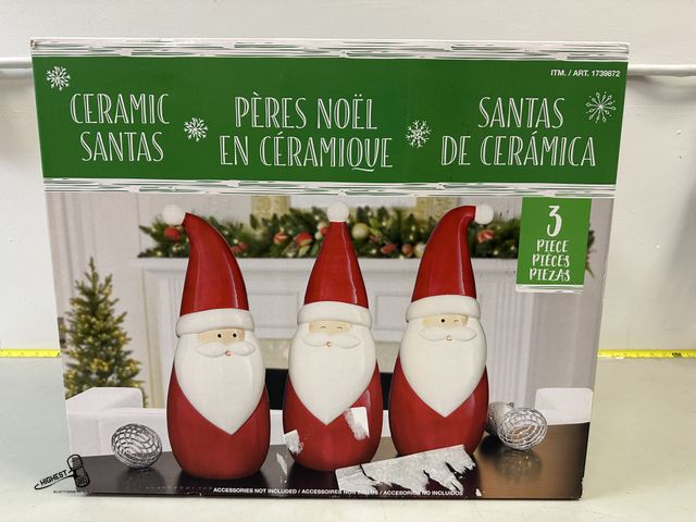 Lot 91-7194 - CERAMIC SANTAS 3 PIECE