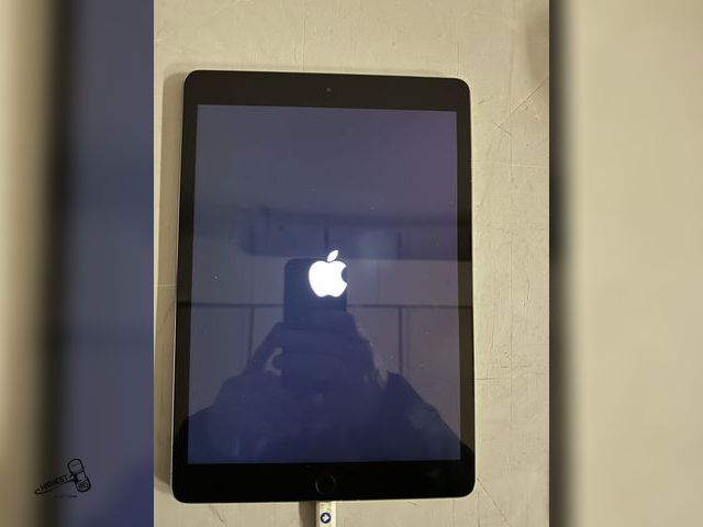 Lot 91-8548 - APPLE  IPAD  model A2197 is the 7th generation iPad - UNIT IS LOCKED