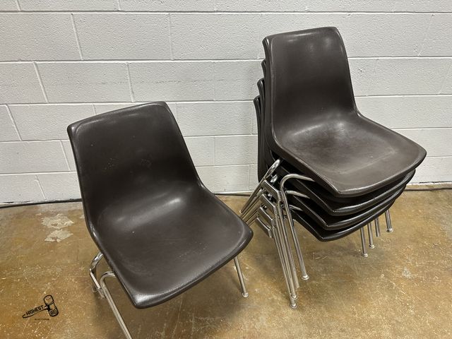 Lot 91-9459 - 5 STACKABLE CHAIRS