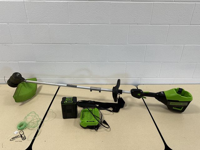 Lot 91-7011 - GREENWORKS PRO 80V WEED WACKER WITH BATTERY AND CHARGER - TESTED, WORKS GOOD