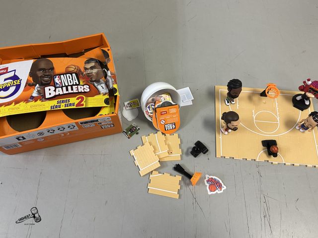 Lot 91-6350 - 5 SURPRISE NBA BALLERS SERIES 2 BY ZURU - DRAFT, TRADE, AND COLLECT - BUILD YOUR COURT