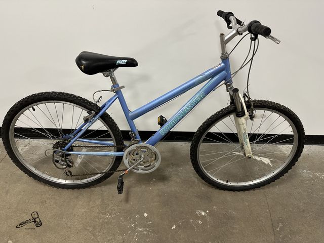 Lot 91-7877 - ROADMASTER MTN SPORT 26" 18 SPEED BIKE