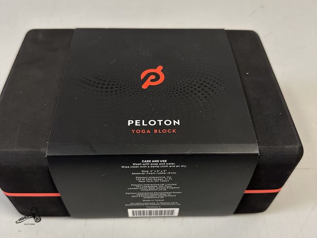 Lot 91-6405 - PELOTON YOGA BLOCK - BLACK AND RED - PROVIDES EXTRA LIFT AND BALANCE