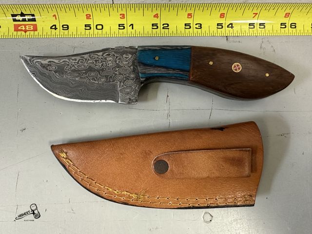 Lot 91-8988 - 8" DAMASCUS KNIVE WITH LEATHER CASE