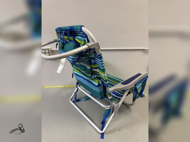 Lot 91-6269 - TOMMY BAHAMA BEACH CHAIR - TOMMY BAHAMA 5 POSITION CHAIR - ALUMINUM FRAME, OPEN FRONT SEAT DESIGN - ...