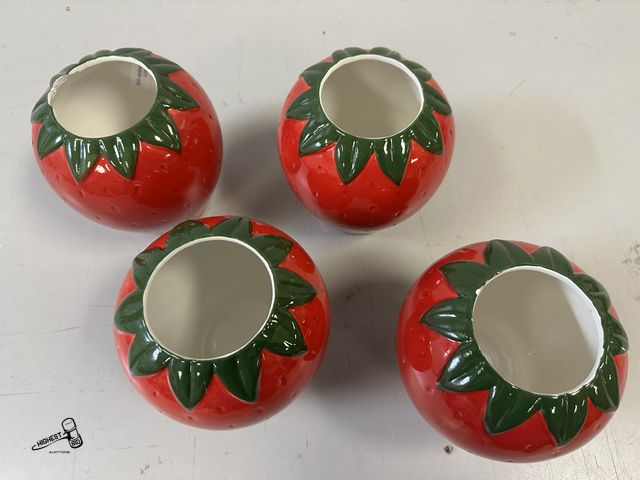 Lot 91-9429 - 4 STRAWBERRY VASES - CHIPS OR CRACKS CAN BE SEEN