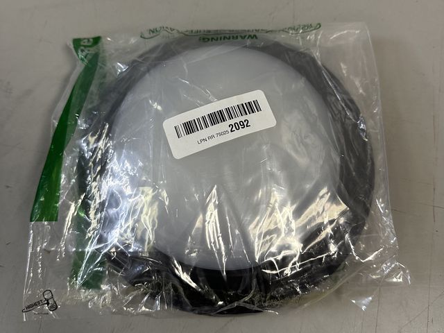 Lot 91-8179 - 4000K LED SURFACE MOUNT LIGHT - 120 VOLTS - DIMMABLE