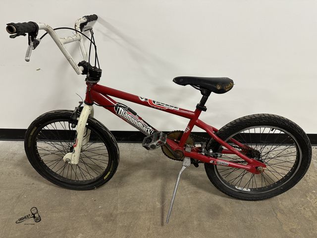 Lot 91-7935 - DIAMONDBACK VENOM 20" BMX BIKE
