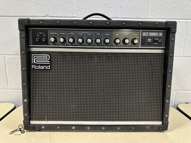 Lot 91-10297 - ROLAND JAZZ CHORUS-90 AMPLIFIER
