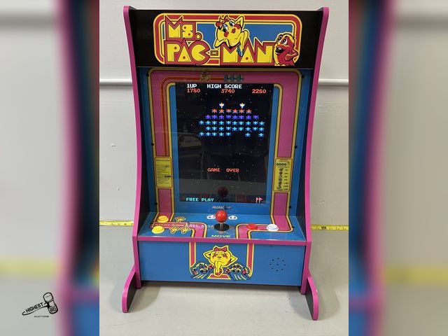 Lot 91-8883 - MS. PAC-MAN TABLE TOP GAME - GAMES INCLUDED MS. PAC-MAN, PAC-MAN PLUS, PAC &amp; PAL, SUPER PAC-MAN,...