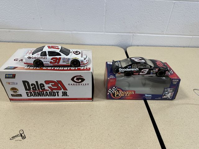 Lot 91-6992 - 2 DALE EARNHARDT/JR COLLECTIBLE CARS - WINNERS CIRCLE DAYTONA GOODWRENCH SERVICE DALE EARNHARDT 1:24...