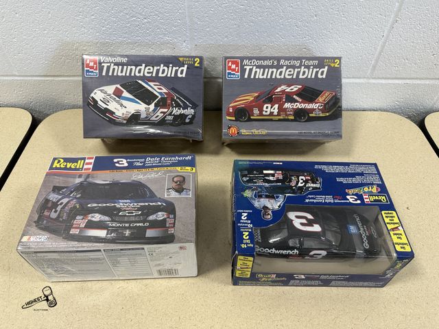 Lot 91-6995 - 4 NASCAR MODEL KITS - AMT ERTL MCDONALDS RACING TEAM THUNDERBIRD #94 - AMT ERTL VALVOLINE THUNDERBRI...
