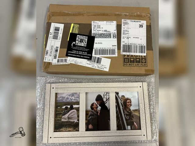 Lot 91-9524 - New 3 PHOTO PICTURE FRAME