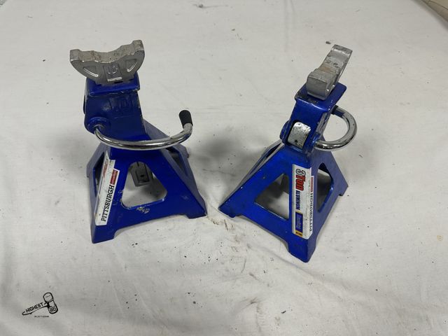 Lot 91-7649 - 2 PITTSBURG 3 TON ALUMINUM RACING JACK STANDS
