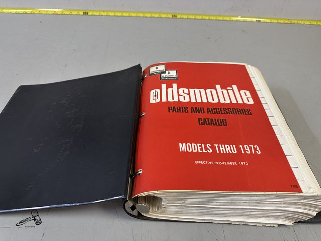 Lot 91-6444 - OLDSMOBILE PARTS AND ACCESSORIES CATALOG MODELS THRU 1973