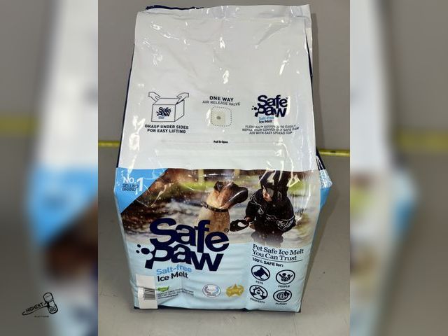 Lot 91-8443 - New SAFE PAW SALT-FREE ICE MELT 22LBS