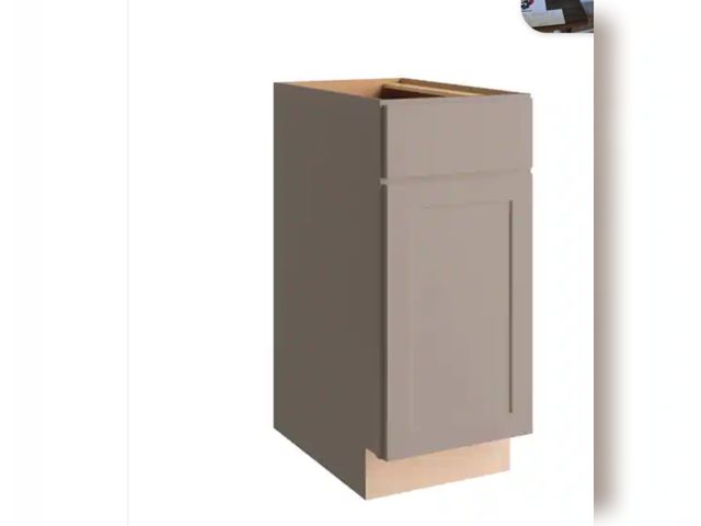 Lot 96-194121 - Hampton Bay Courtland 9 in. W x 24 in. D x 34.5 in. H Assembled Shaker Base Kitchen Cabinet in Sterl...