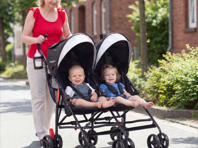 Lot 96-226914 - Costway Foldable Twin Baby Double Stroller Ultralight Umbrella Kids Stroller Lightly Used Untested M...