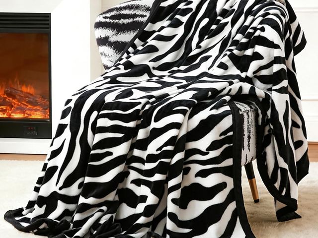 Lot 96-191528 - PU MEI Fuzzy Flannel Throw Blanket for Sofa, Couch, Bed, Black and White Zebra Print Blanket Animal ...