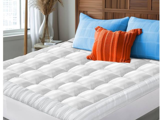 Lot 96-170423 - Pillow Top Queen Mattress Topper, 100% Cotton Fabric Cooling Mattress Topper, Elastic Fitted Queen M...