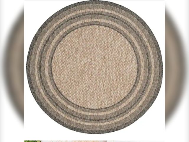 Lot 96-166570 - SAFAVIEH Courtyard Natural/Black 7 ft. x 7 ft. Round Striped Indoor/Outdoor Patio Area Rug New