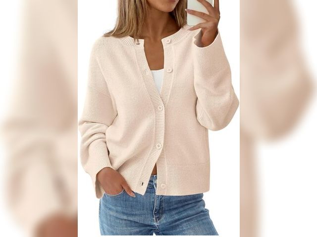 Lot 96-190910 - KIRUNDO Cardigan Sweaters for Women Fall Trendy Long Sleeve Chunky Knit Button Up Oversized Winter J...