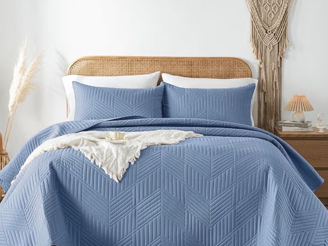 Lot 96-230793 - Quilt Bedding Set,Bluish Grey Ultrasonic Unsure on Size. There is a spot that says ck on box. Not su...