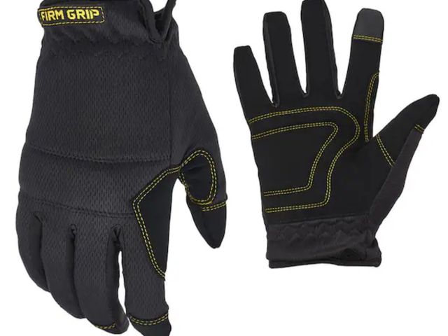 Lot 96-191482 - FIRM GRIP
Medium Winter Utility Gloves with Thinsulate Liner
Appears Lightly Used
