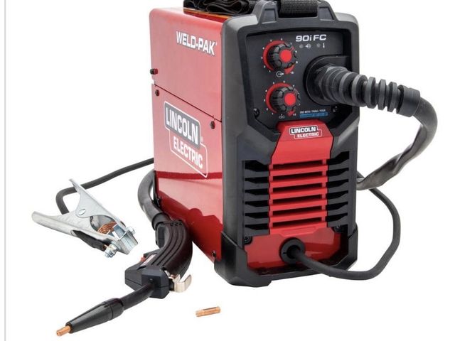 Lot 96-178760 - Lincoln Electric WELD-PAK 90i FC Flux-Cored Wire Feeder Welder (No Gas) MSRP $346

New