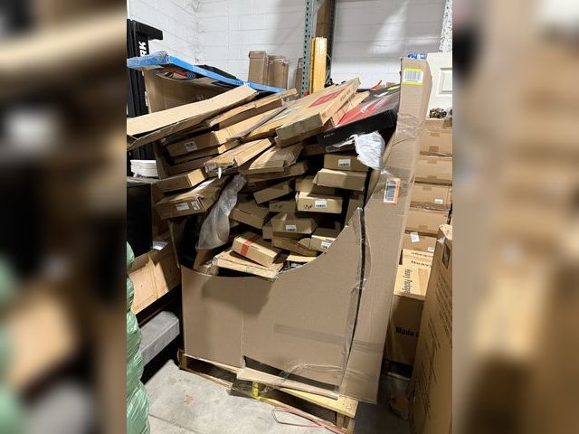 Lot 96-182346 - Full Pallet of Car Parts. This is all Rain Guards / Visors for Various Cars
Believed to all be in ne...