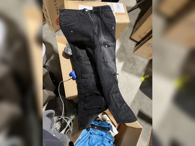 Lot 96-177771 - Cargo Jeans, appear to be women’s, size unknown appears to be medium New