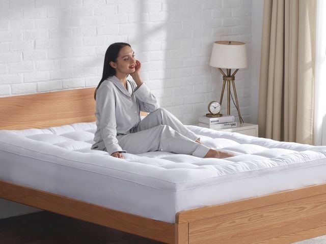 Lot 96-230559 - Bedus mattress protector size full New unsure what style topper pad