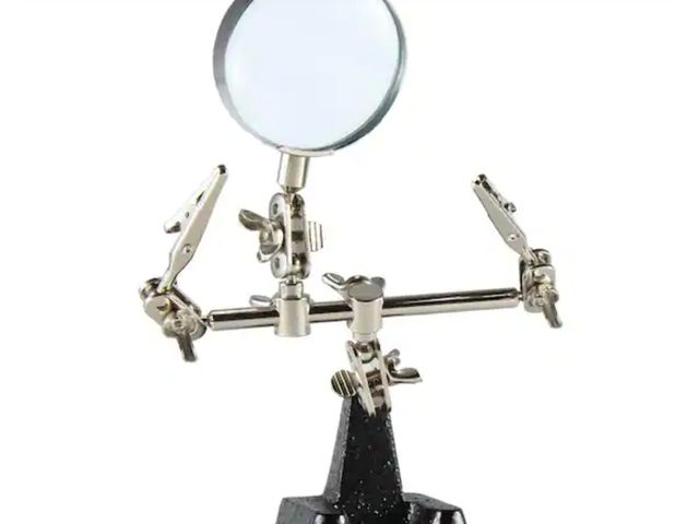 Lot 96-162422 - Weller
Helping Hands with Magnifier
New