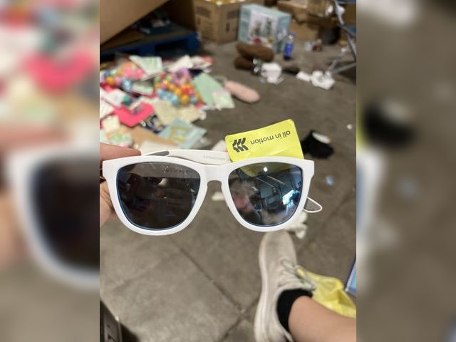Lot 96-158823 - Sunglasses New