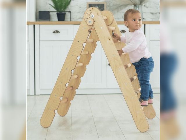 Lot 96-177184 - Climbing Triangle Ladder for Toddlers: Foldable Wooden Climber - Montessori Play Gym for Kids 1-7 y....