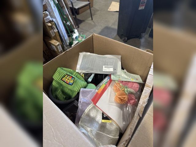 Lot 96-173599 - Mixed Box of Miscellaneous Items