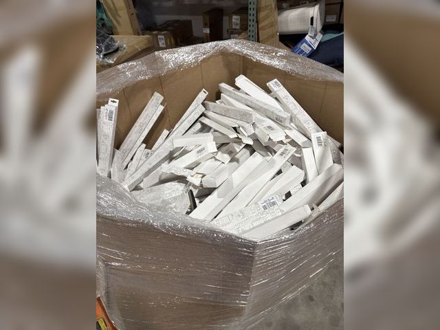 Lot 96-177503 - Pallet of various size windshield wiper blades

New. Reminder palletized items have a strict 5 day p...