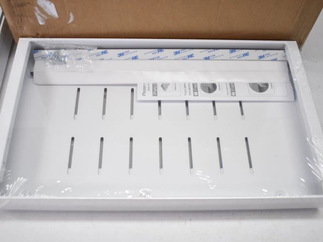 Lot 96-232404 - Pull Out Cabinet Organizers Expandable Slide Out White, approximately 16.5x12.25