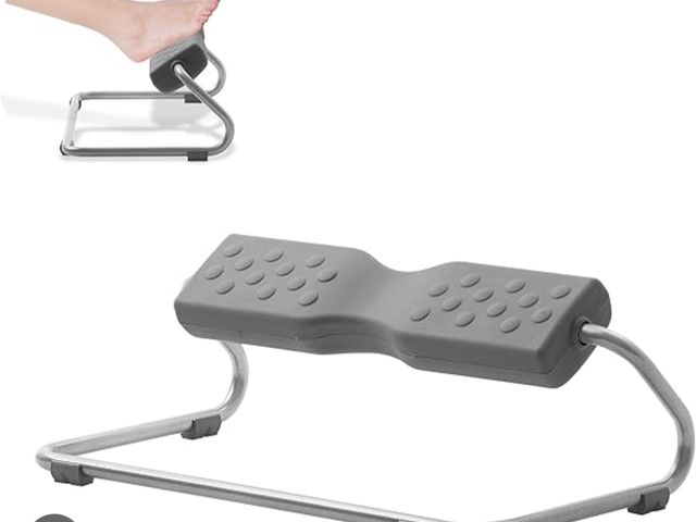 Lot 96-176978 - EZFoot Portable Foot Rest
New