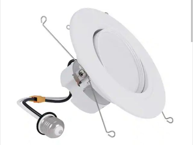 Lot 96-212019 - HALO RA 5/6 in. Integrated LED Recessed Light Trim, 600 Lumens/900 Lumens, 5 Selectable CCT, D2W, 12...