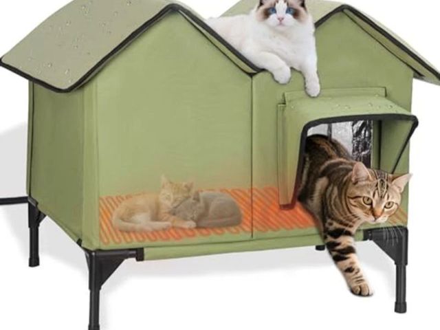Lot 96-191201 - Large Heated Cat House for Outside in Winter, Elevated Insulated Heated Outdoor
New