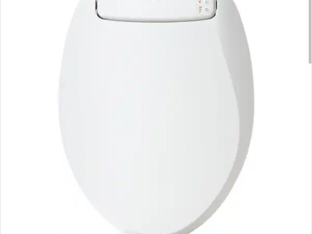 Lot 96-211331 - Brondell LumaWarm Heated Nightlight Elongated Closed Front Toilet Seat in White New MSRP $129