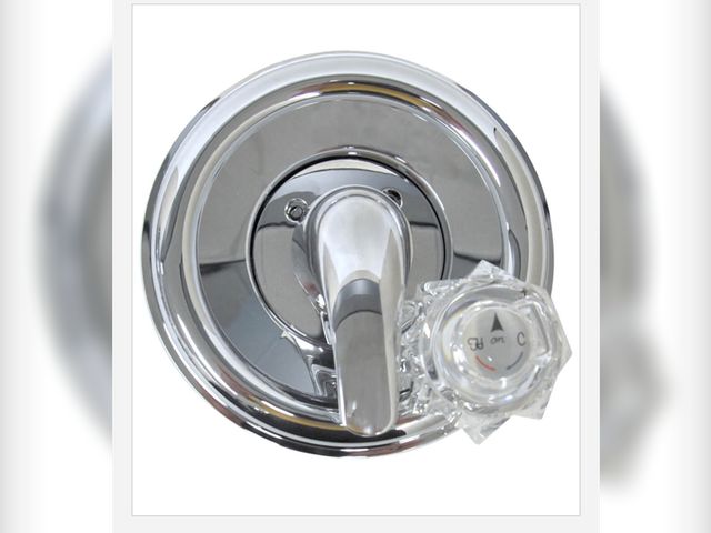 Lot 96-191906 - Tub/Shower Trim Kit For Delta In Chrome New